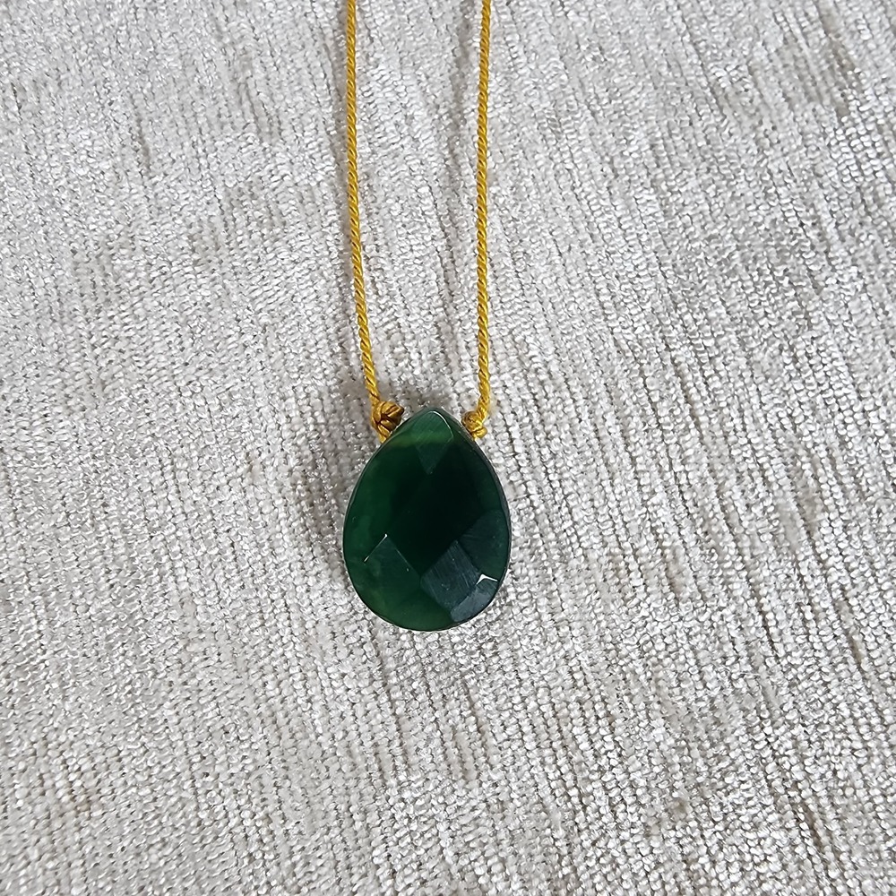 Faceted Jade Pendant Strung Necklace